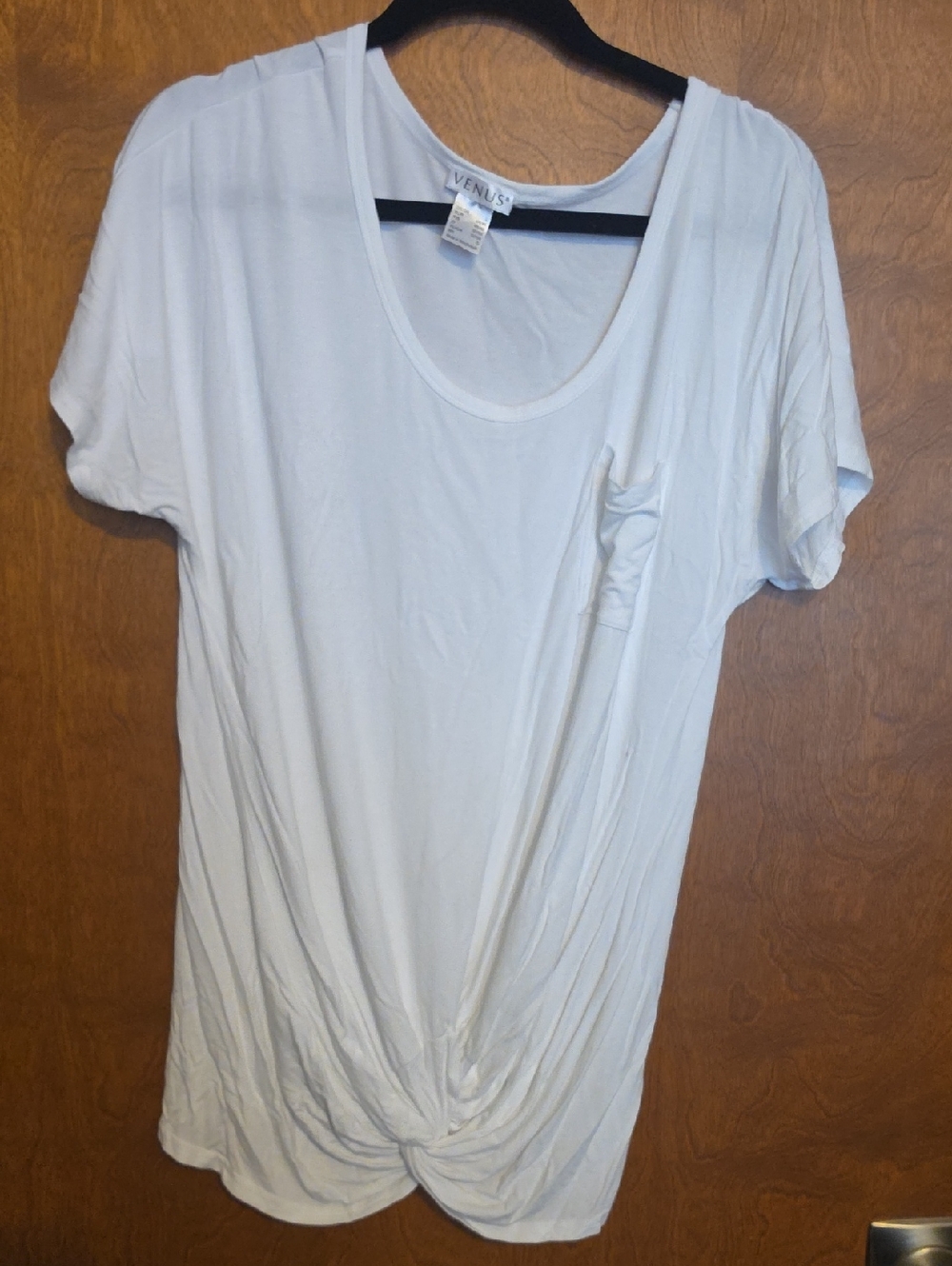 VENUS White Twist-Front Scoop Neck Pocket Tee